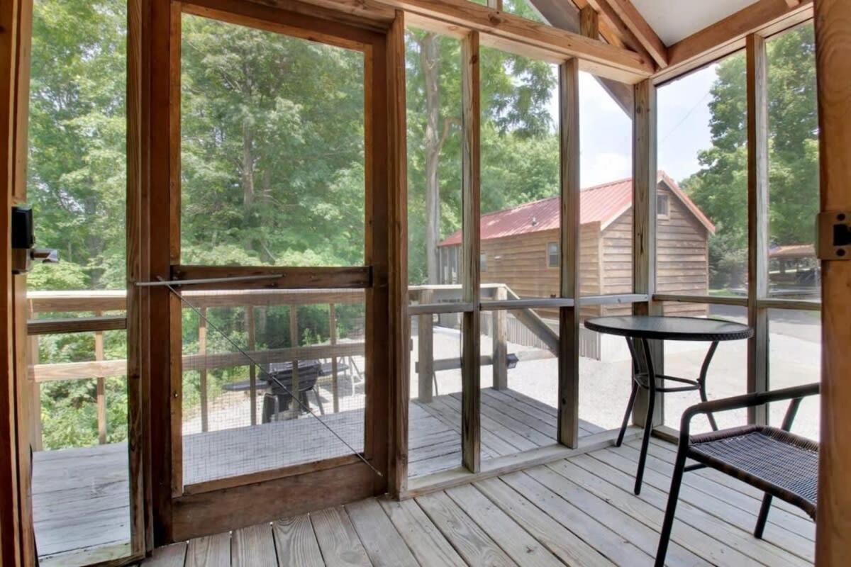 Charming Log Cabin In Bloomington Exteriör bild